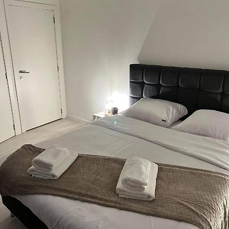Ruime Luxe Kamer In Centrum Brugge Met Badkamer! Bagian luar foto