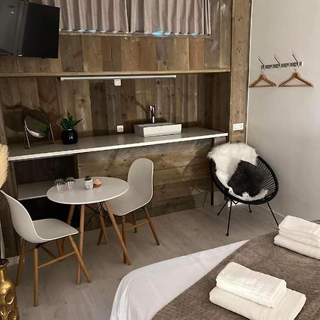 Ruime Luxe Kamer In Centrum Brugge Met Badkamer! Bagian luar foto