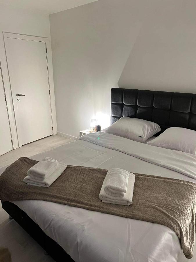 Ruime Luxe Kamer In Centrum Brugge Met Badkamer! Bagian luar foto