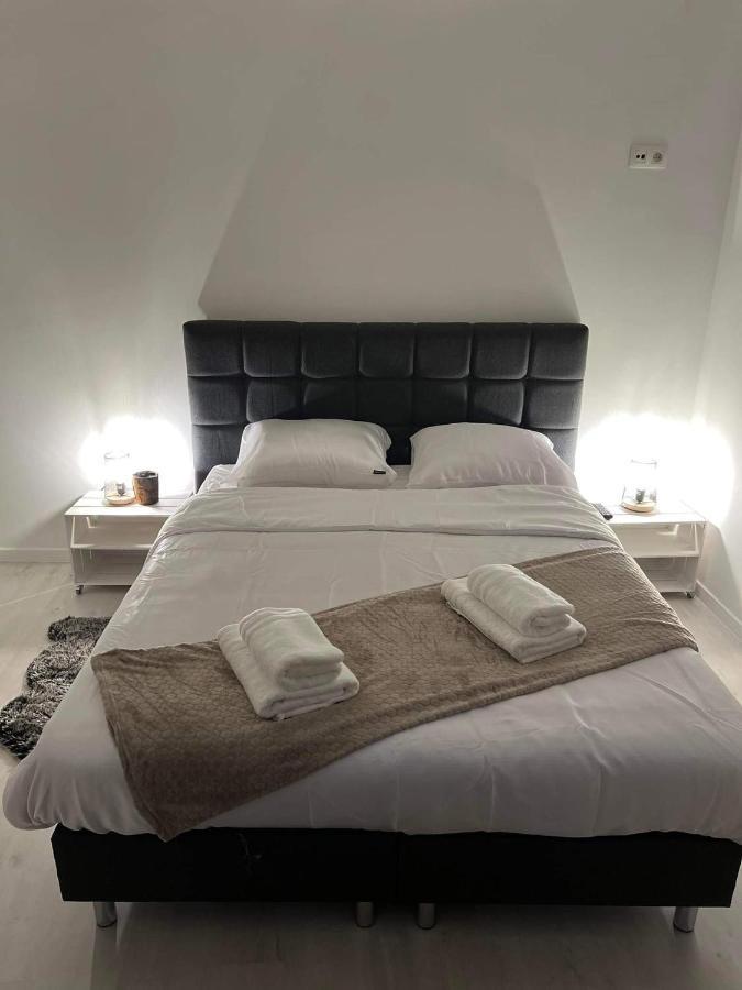 Ruime Luxe Kamer In Centrum Brugge Met Badkamer! Bagian luar foto