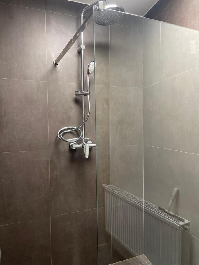 Ruime Luxe Kamer In Centrum Brugge Met Badkamer! Bagian luar foto